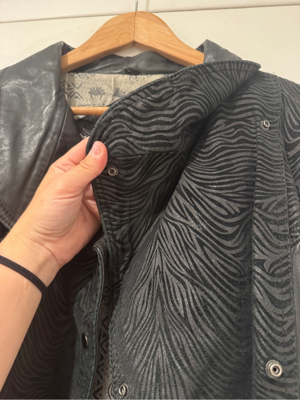 Vintage Black Med Winlit 100% Genuine Leather Jacket - Picture 16 of 17